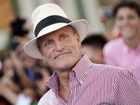 Вуди Харрельсон избил мужчину в баре