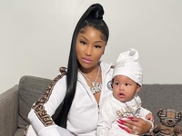 Ники Минаж показала мужа и годовалого сына: семейное фото