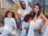 Ким Кардашьян выкупила дом у Канье Уэста за крупную сумму: фото