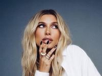 Как выглядит идеальный брючный костюм на каждый день: показывает Хейли Бибер