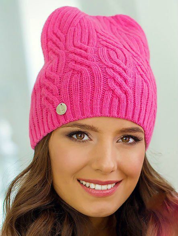 Шапка с арановыми узорами