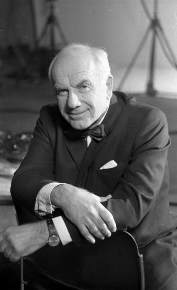 Игорь Ильинский на черно-белом фото