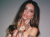 Эмили Ратаковски показала, как выглядела в 13 лет: фото