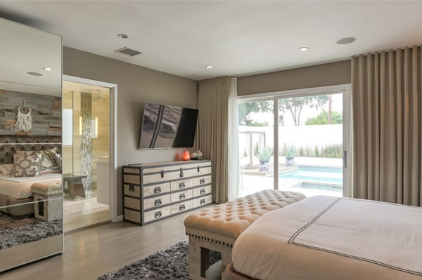 Дом Билли Айлиш  / Realtor.com