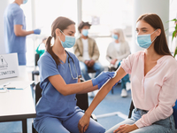 Противопоказания к вакцинации: в Минздраве рассказали, кому не стоит прививаться