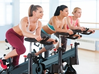 Поможет худеть даже в межсезонье: что такое сайклинг и почему его стоит попробовать