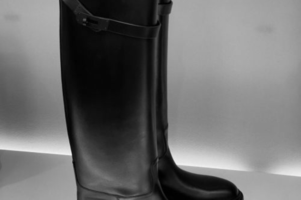 Модные базовые черные сапоги 2021 / Pinterest