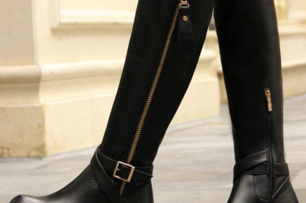 Модные базовые черные сапоги 2021 / Pinterest