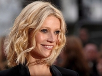 Гвинет Пэлтроу повторила легендарный образ 25-летней давности