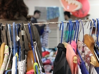 Куда можно отдать ненужные вещи