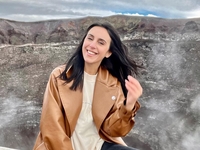 Джамала забралась на действующий вулкан: фото