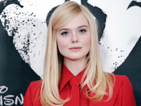 Брюки, которые стройнят, и самые модные туфли сезона: поразительный образ Эль Фаннинг