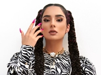 Анна Тринчер готовится увеличить грудь: видео