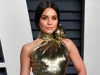 Ванесса Хадженс показала самую стильную укладку для волос средней длины