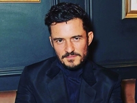 Орландо Блум показал свою 80-летнюю маму: видео