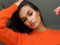 На каждый день: Жизель Оливейра показывает идеальные ботильоны для пасмурной осени