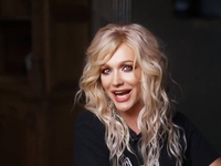 Травести-дива Монро показала, как выглядела, когда была мужчиной