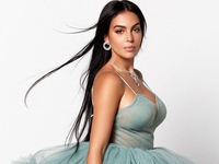 Джорджина Родригес похвасталась дорогим подарком от Криштиану Роналду: фото