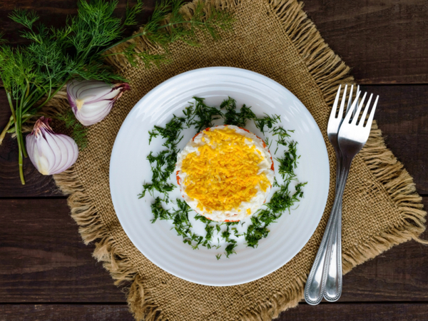 Готовим салат «Мимоза» с горбушей