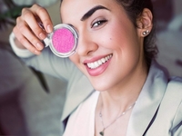 Как быстро придать свежесть лицу: 5 бьюти-лайфхаков