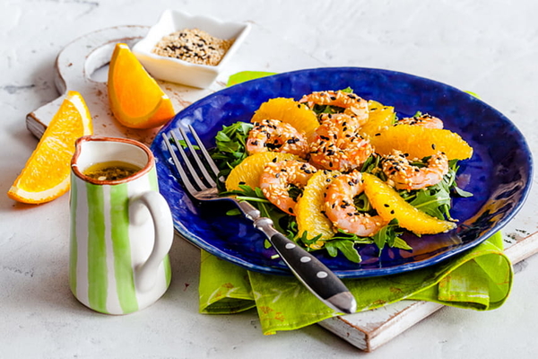 Стоит попробовать: салат с креветками и апельсином