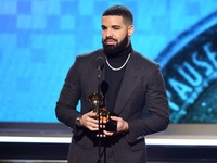 Рэпер Дрейк отказался от двух номинаций на «Грэмми-2022»