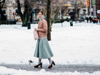 Не мерзнем: ТОП-15 самых модных теплых юбок этой зимы