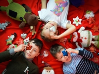 Что подарить ребенку на Новый год: ТОП-20 подарков