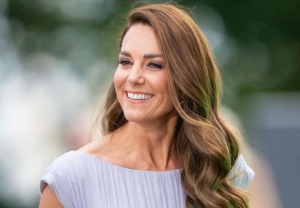 Всего одна вещь для сногсшибательного образа: Кейт Миддлтон на рождественской службе