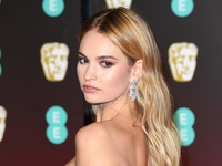 Модная провокация: Лили Джеймс в наряде, от которого невозможно оторвать взгляд