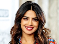 Платье, которое лучше всего корректирует фигуру: показывает Приянка Чопра